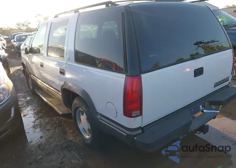 1997 Chevrolet Tahoe C1500 z USA, uszkodzony, nr VIN 1GNEC13R2VJ412782